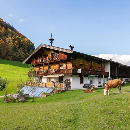 Tiroler Bergtraum 2 Апартаменты *