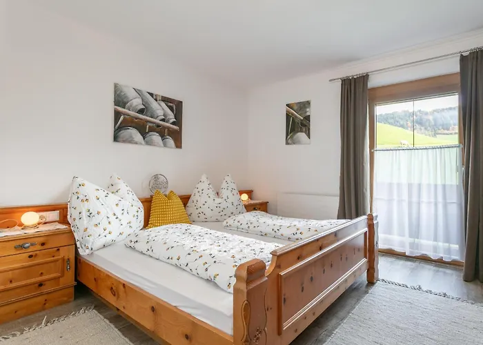 Tiroler Bergtraum 2 Апартаменты *